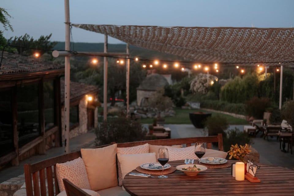 Patio, Restaurant/places to eat, Garden, Food and drinks, Banquet/Function facilities, Dining area, Food