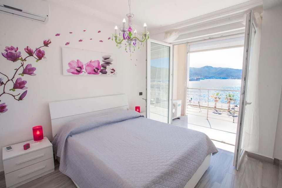 Bedroom, Sea view