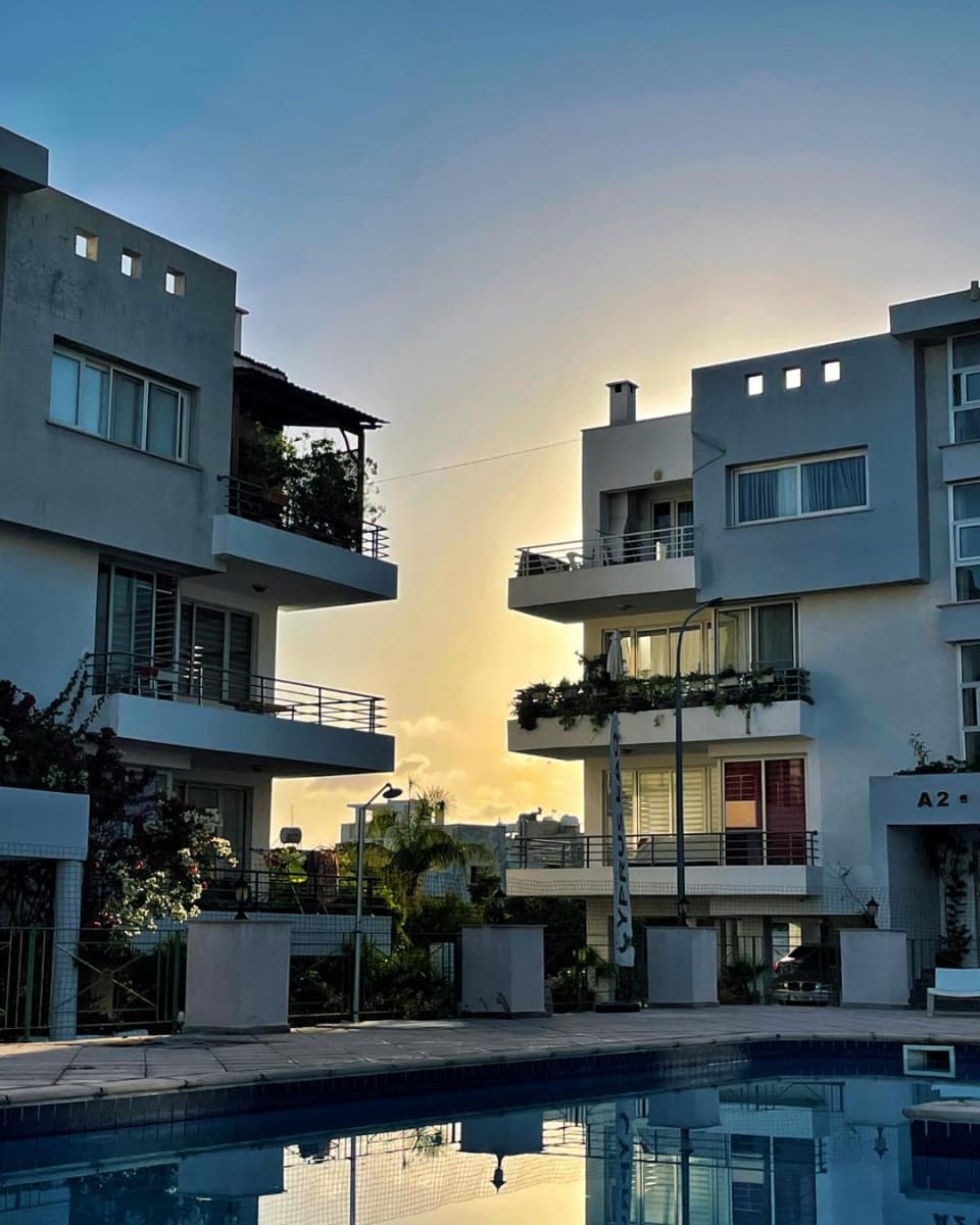 Property building, Swimming pool, Time of day
