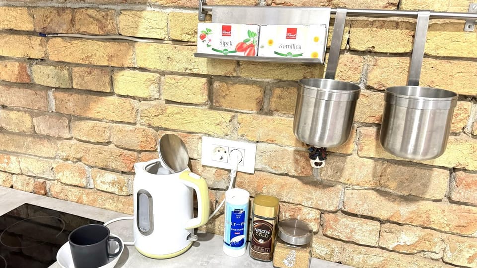 Property building, Coffee/tea facilities, Kitchen or kitchenette