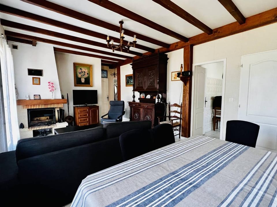 Maison basque à Espelette, 3 chambres, 5+2 pers, animaux admis, internet House in Espelette