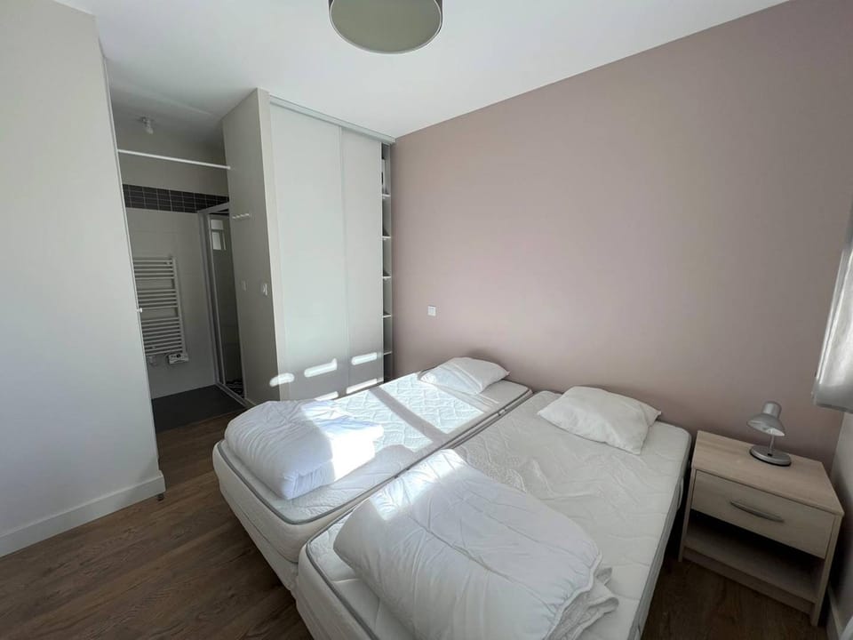 T1 bis avec Terrasse, Parking, WiFi et Animaux admis à Cambo-les-Bains - FR-1-495-12 Apartment in French Basque Country