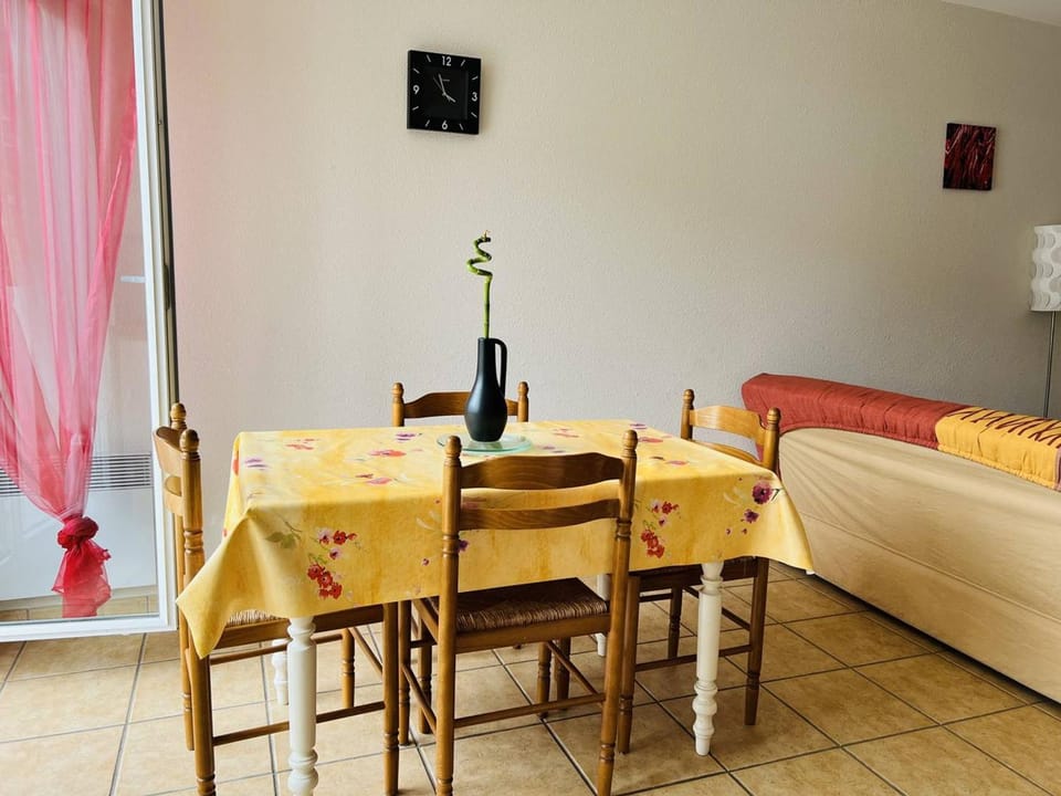 Appartement F2 avec piscine et parking à Cambo-les-Bains - FR-1-495-36 Apartment in French Basque Country