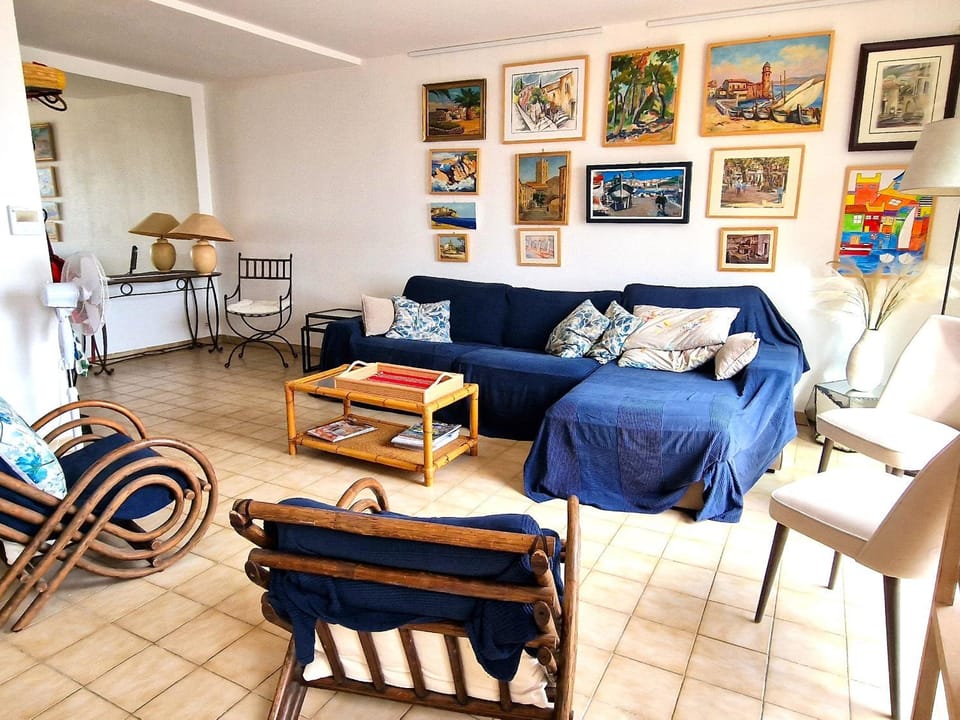 Bel appartement T3 en front de mer avec terrasses et garage - FR-1-309-198 Apartment in Alt Empordà
