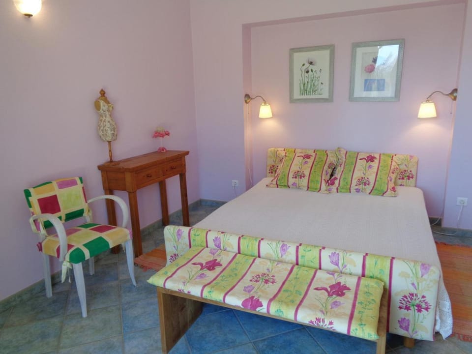 Charmant gîte avec jardin privatif à Lentigny - FR-1-496-129 House in Auvergne-Rhône-Alpes