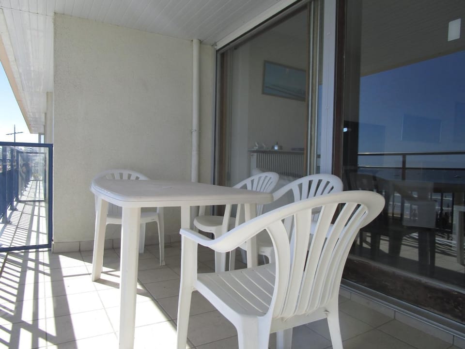 Appartement 2 chambres face à la mer avec balcon et wifi - FR-1-197-428 Apartment in Les Sables-d'Olonne