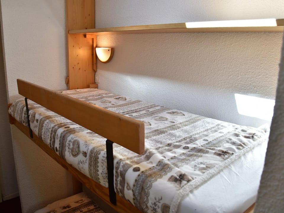 Studio au centre avec parking, 3ème étage, 4 pers - FR-1-464-151 Apartment in Pralognan-la-Vanoise