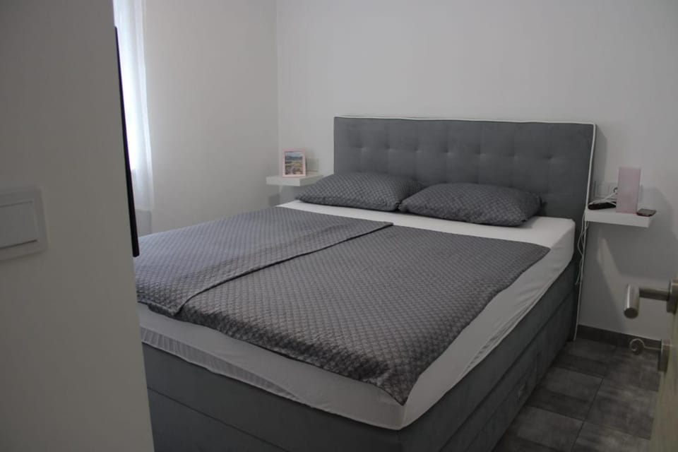 TAL Apartment hotel in Tisno