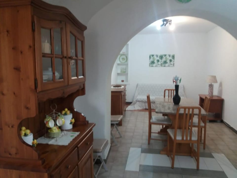 Lounge or bar, Dining area, Communal kitchen