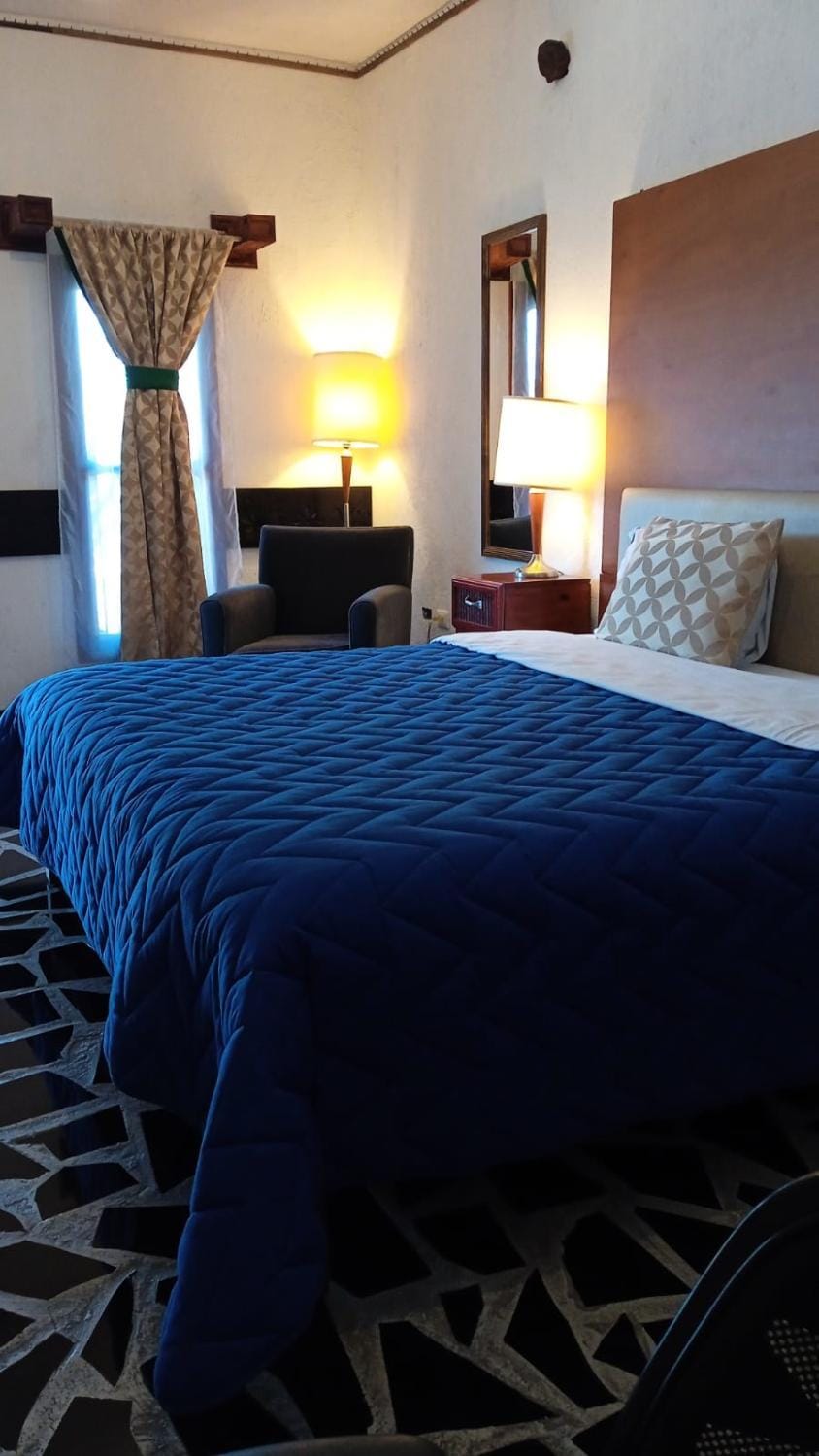 Bed, TV and multimedia, Living room, Bedroom