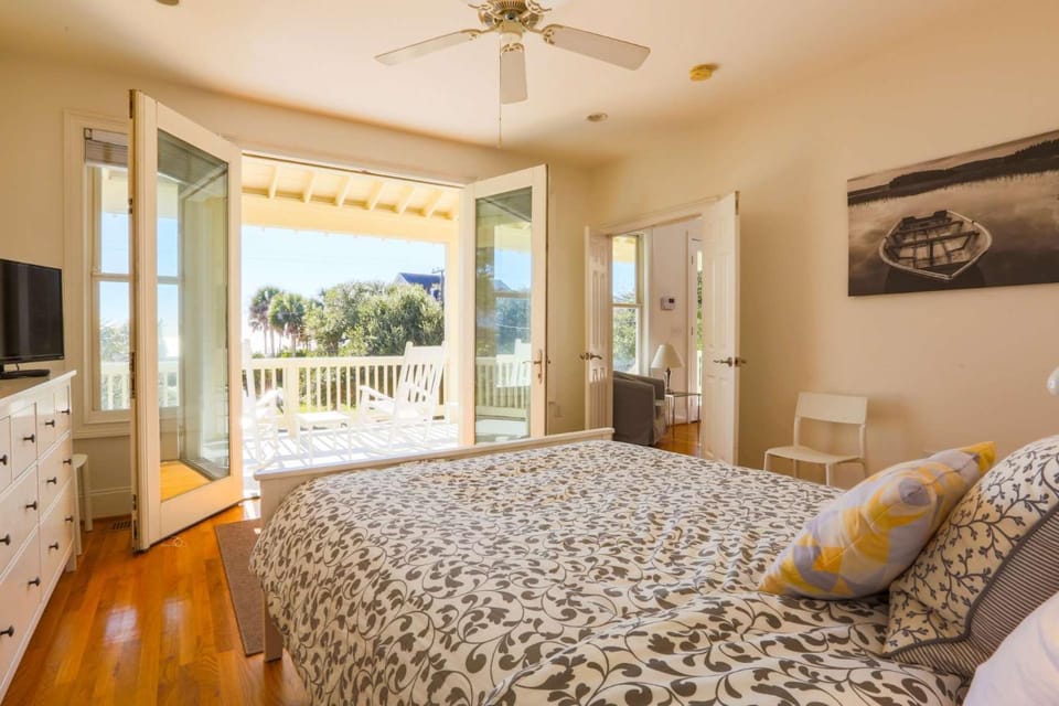 Sea Breeze Villa House in Folly Beach