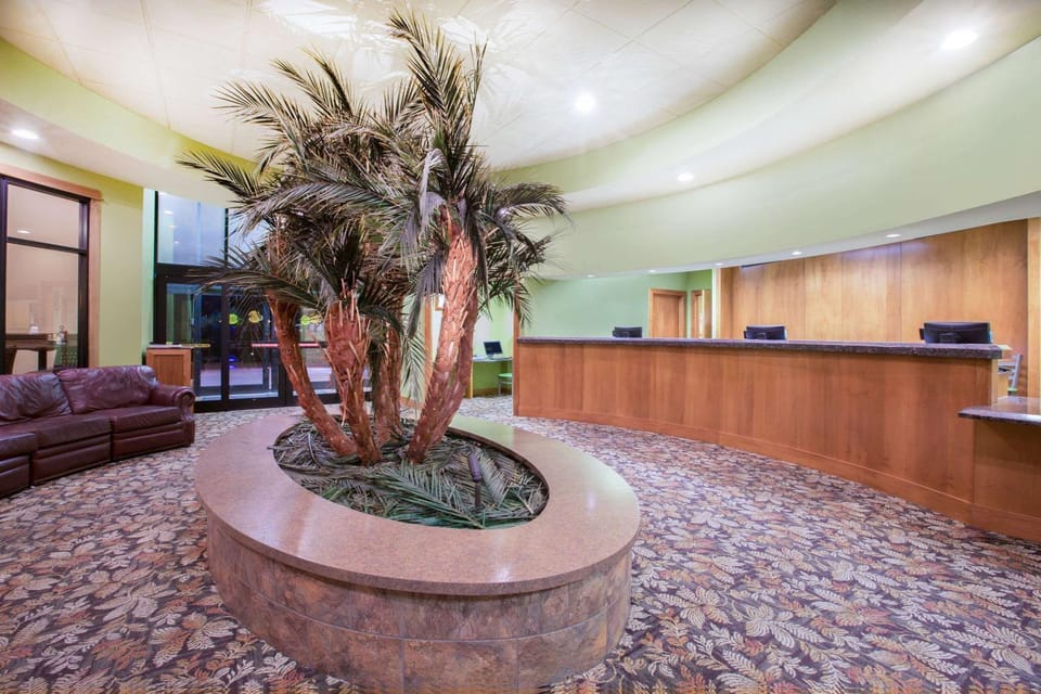Lobby or reception, On site