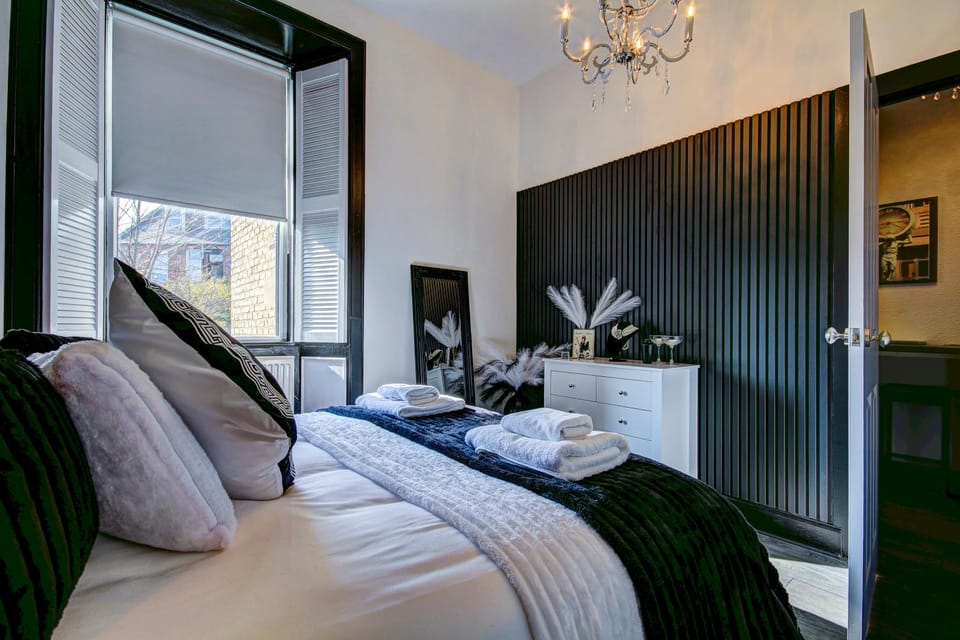 Bed, Bedroom, wardrobe