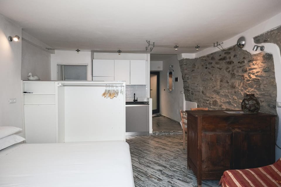 Kitchen or kitchenette, Photo of the whole room, Bedroom