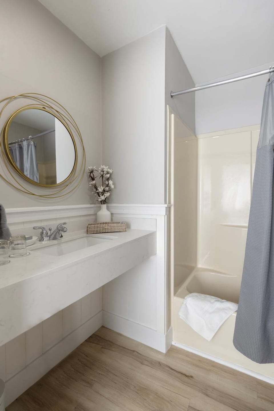 Bathroom, towels