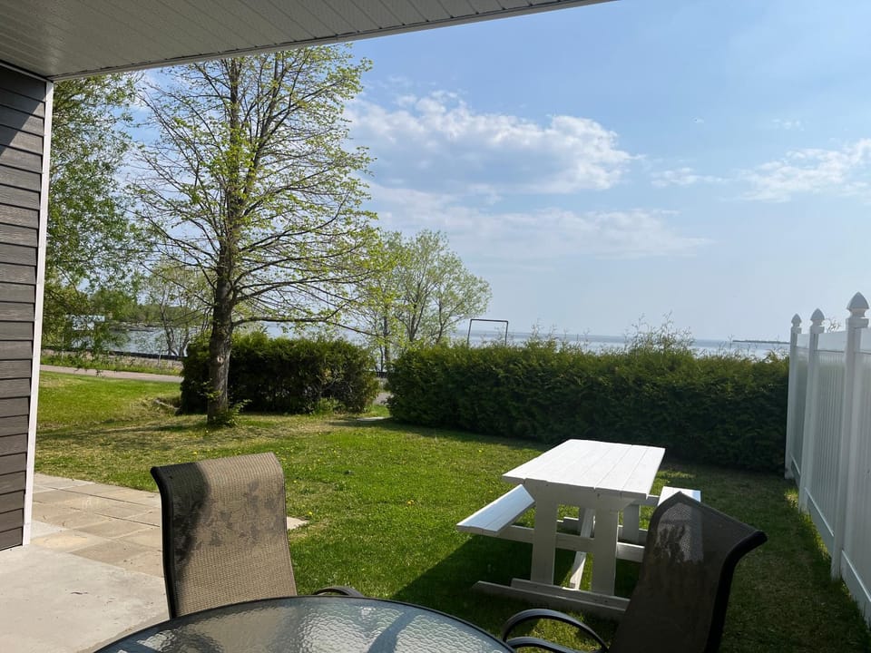 Auberge Lac St-Jean Phase 2 Bed and Breakfast in La Tuque