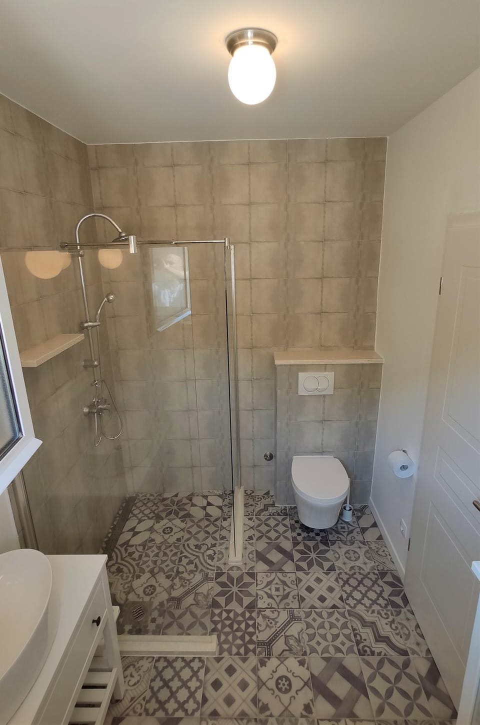 Shower, Toilet, Bathroom