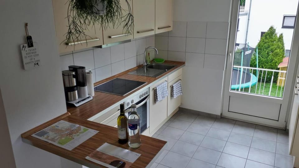 Coffee/tea facilities, Kitchen or kitchenette