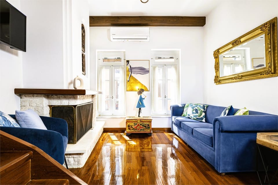 Chanialiving Venetian Luxury House-near Plaza Parking House in Chania