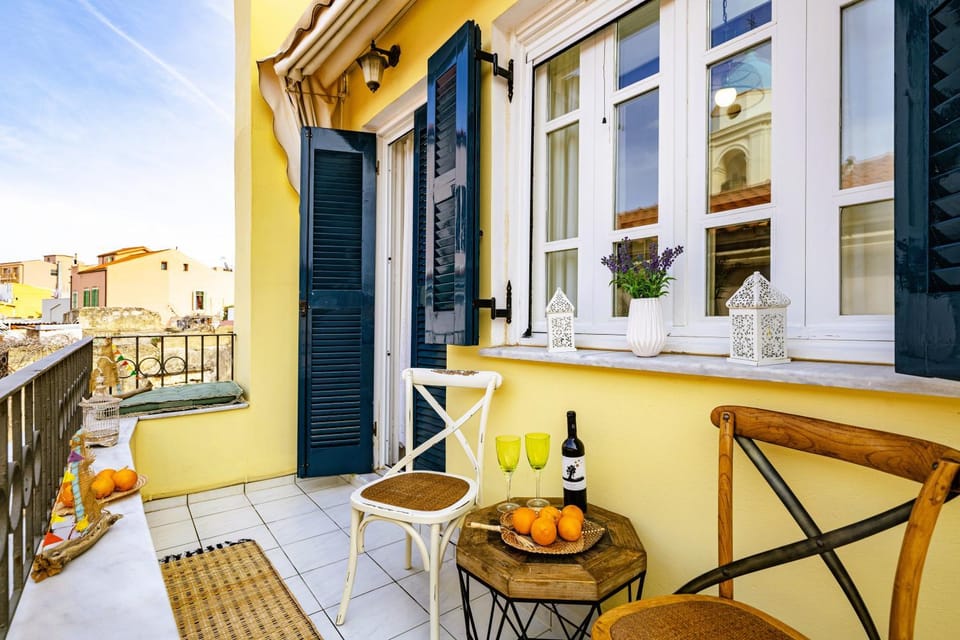 Chanialiving Venetian Luxury House-near Plaza Parking House in Chania