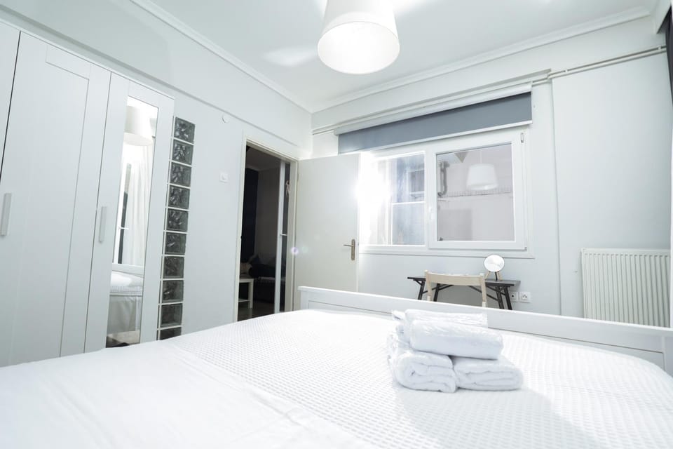 Bedroom, towels