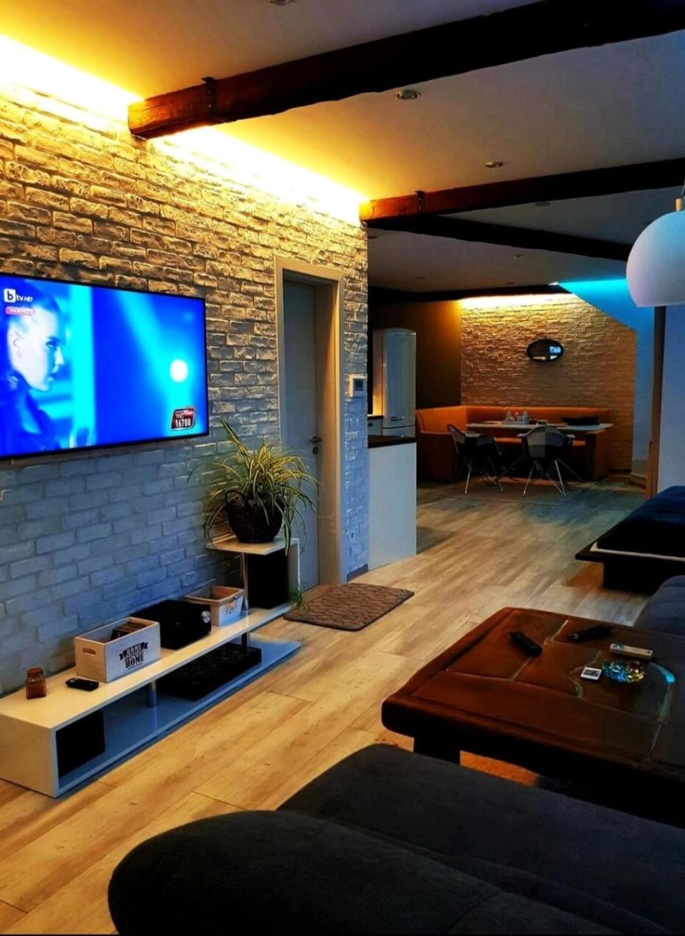 Communal lounge/ TV room