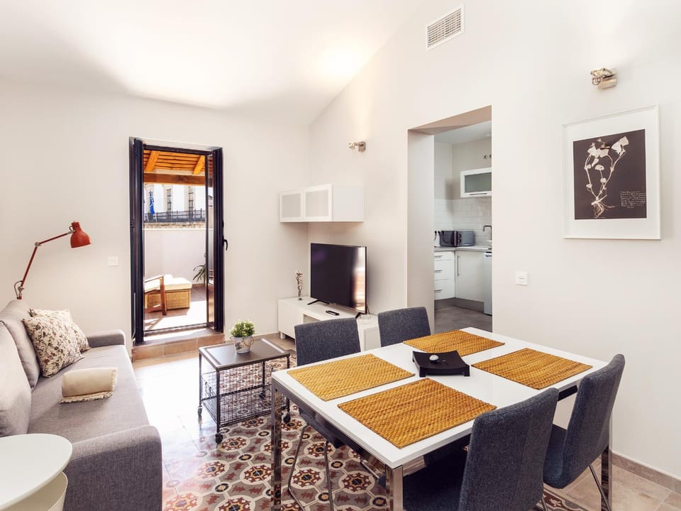 TV and multimedia, Living room, Dining area