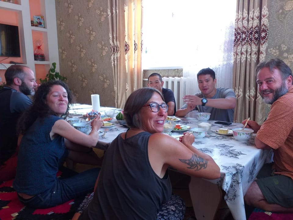 Restaurant/places to eat, People