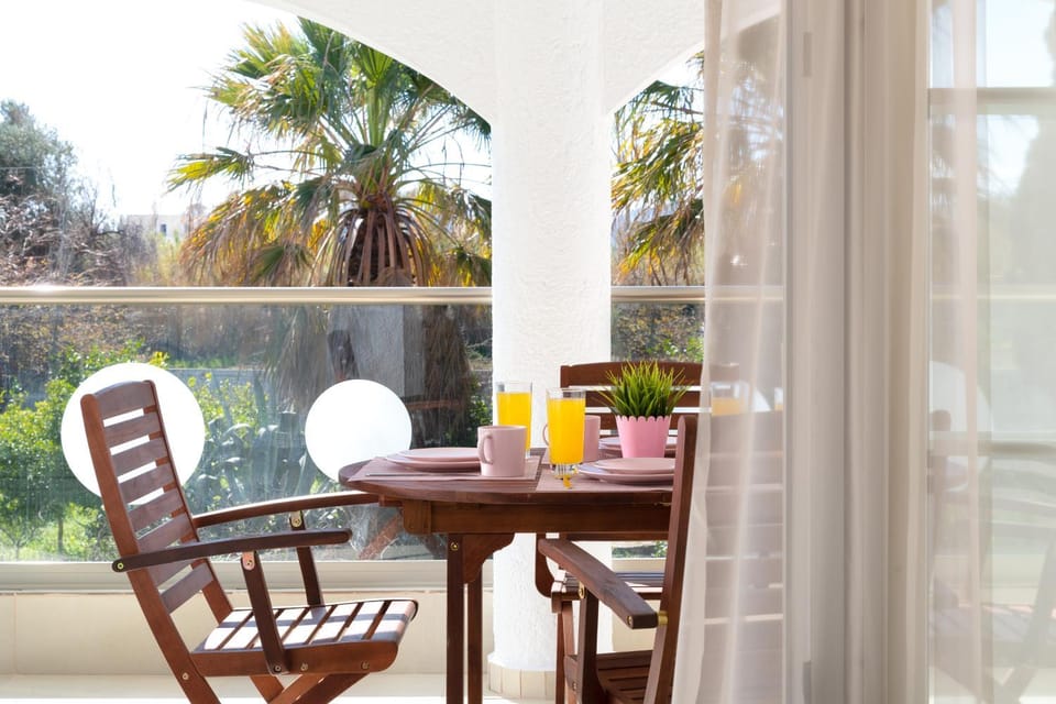 Balcony/Terrace, Dining area, Garden view