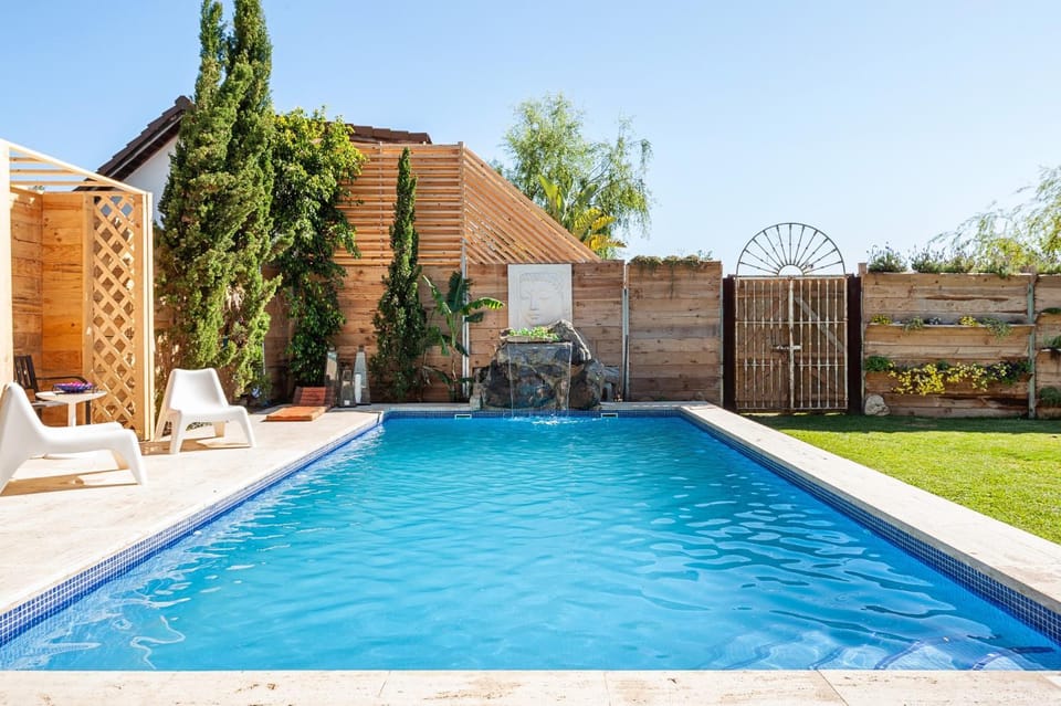 Property building, Swimming pool