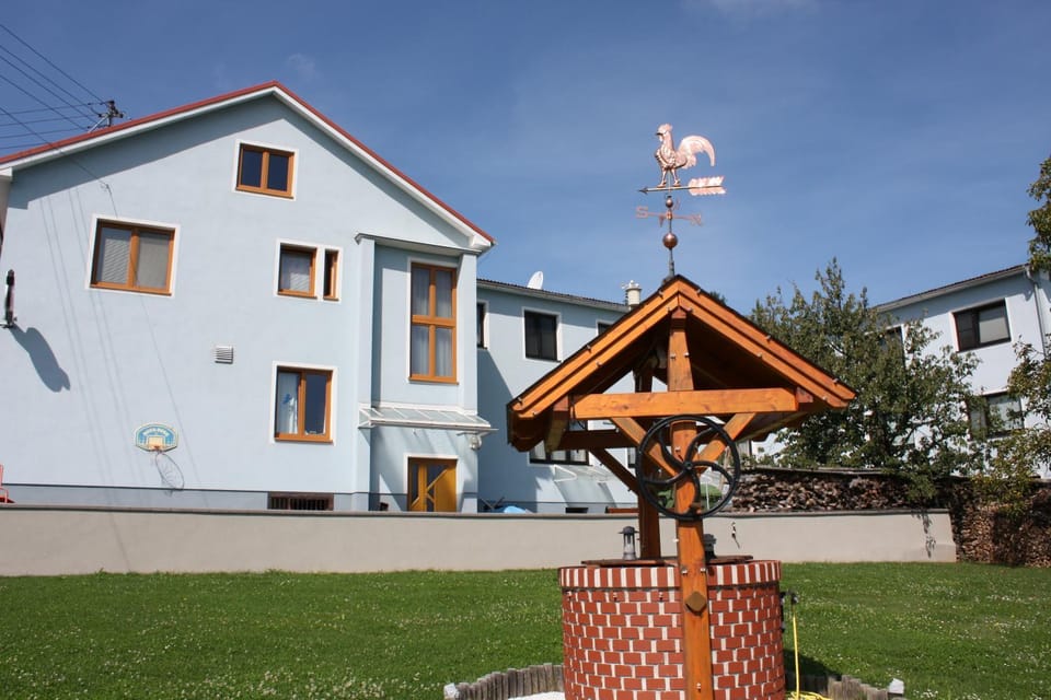 Facade/entrance, Garden