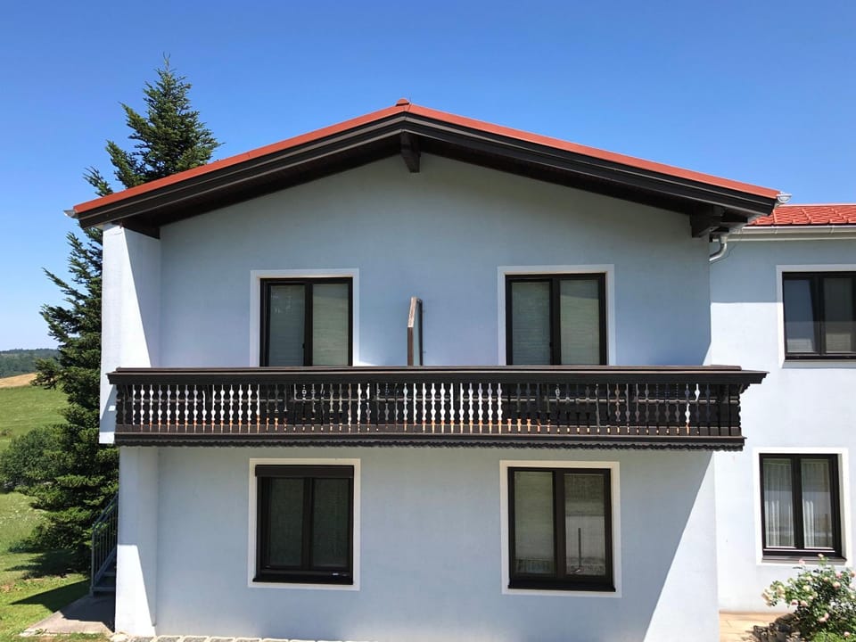 Property building, Balcony/Terrace
