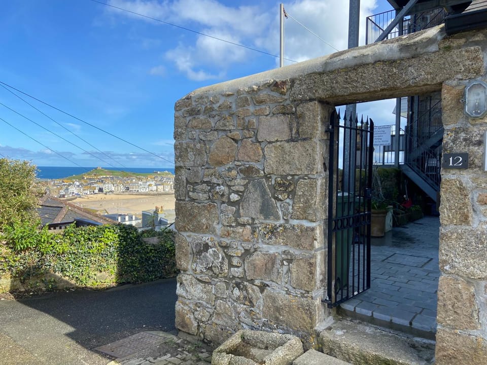 Property building, Facade/entrance, Neighbourhood, Sea view