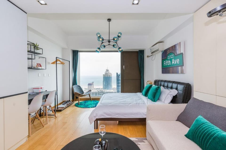 Locals Hotels Golden Lion Square Hotel in Qingdao