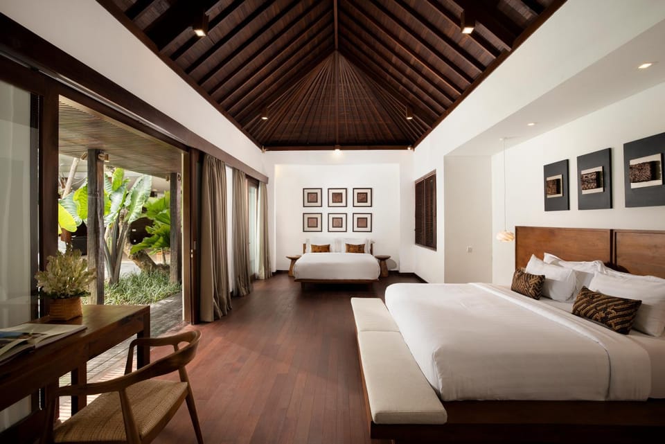 Bed, TV and multimedia, Photo of the whole room, Seating area, Bedroom