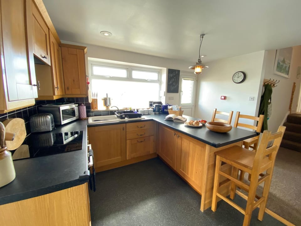 Kitchen or kitchenette, Dining area, kitchen