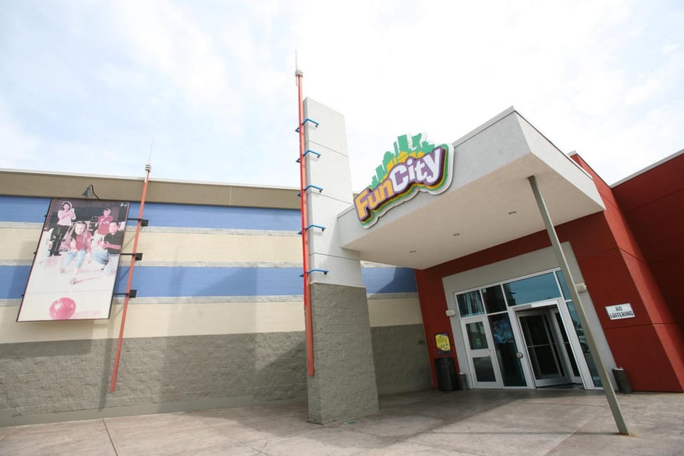 Facade/entrance, Facade/entrance