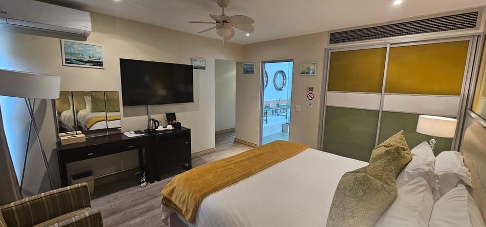 Bed, TV and multimedia, Bedroom, air conditioner