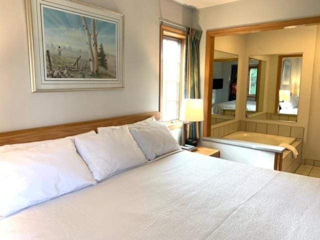 AppleCreek Resort-Hotel & Suites Hotel in Door County