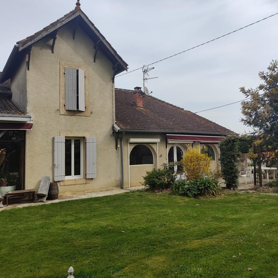 Gîte à la ferme avec piscine House in Occitanie