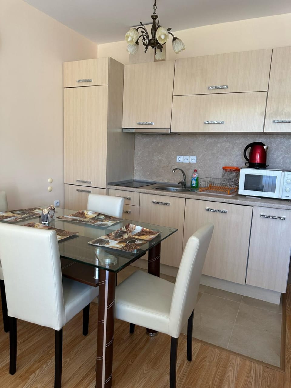 Kitchen or kitchenette, Dining area, minibar, pet friendly, toaster