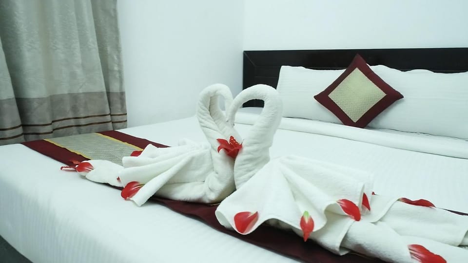 Photo of the whole room, Bedroom