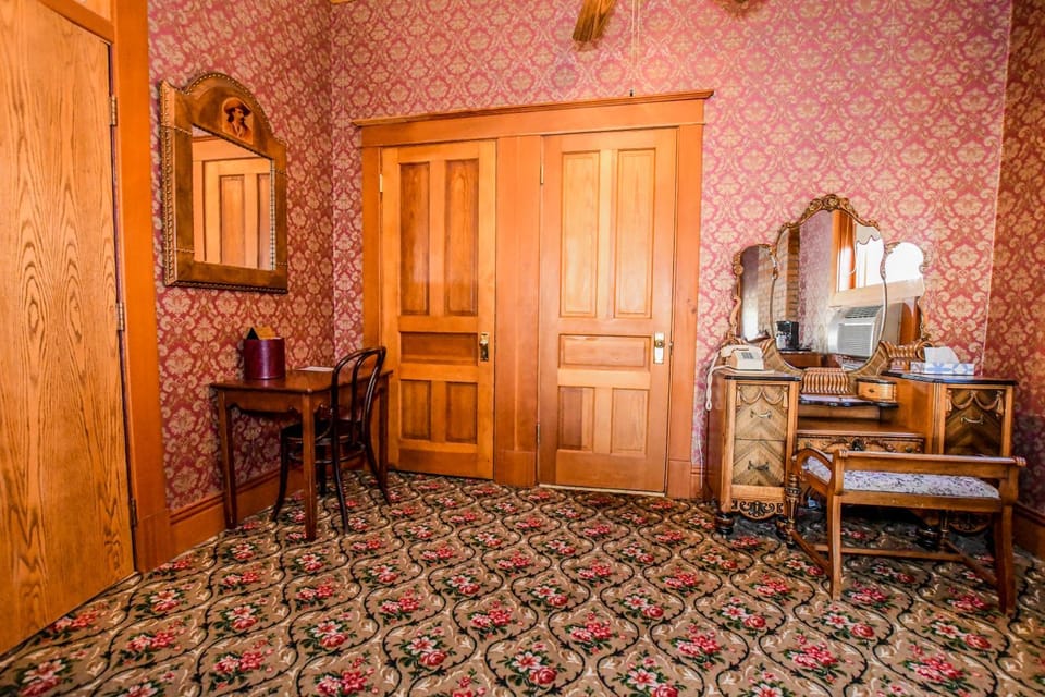 Irma Hotel Hotel in Cody