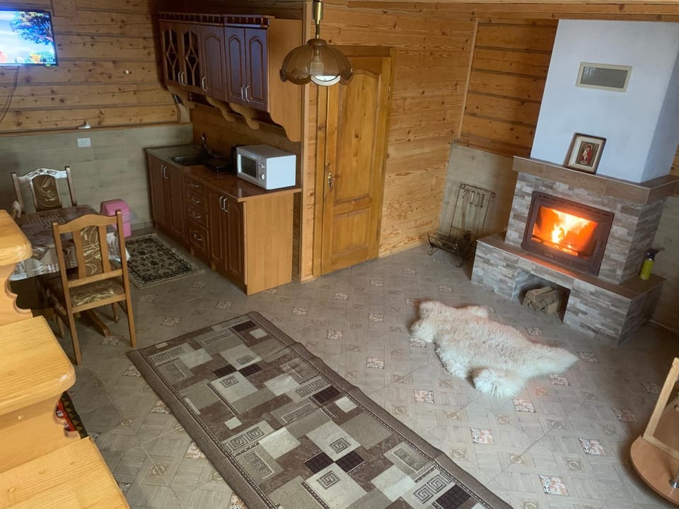 Kitchen or kitchenette, Living room