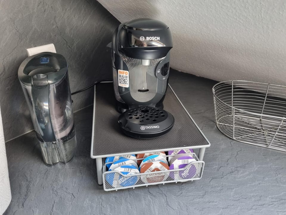 Coffee/tea facilities, Kitchen or kitchenette