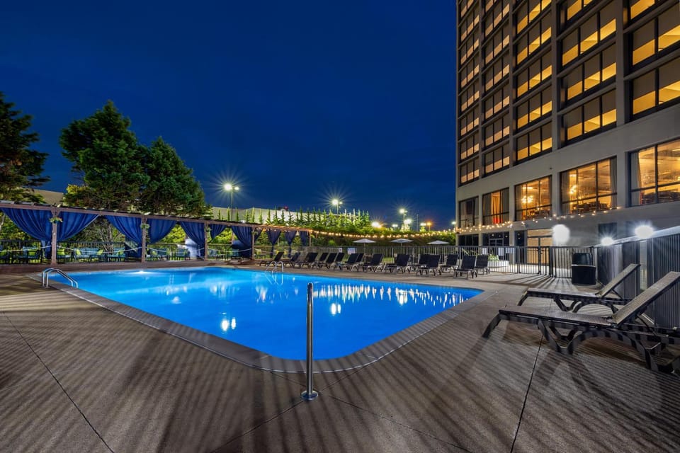 Swimming pool, Swimming pool
