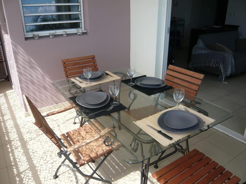 Patio, Day, Balcony/Terrace, Dining area