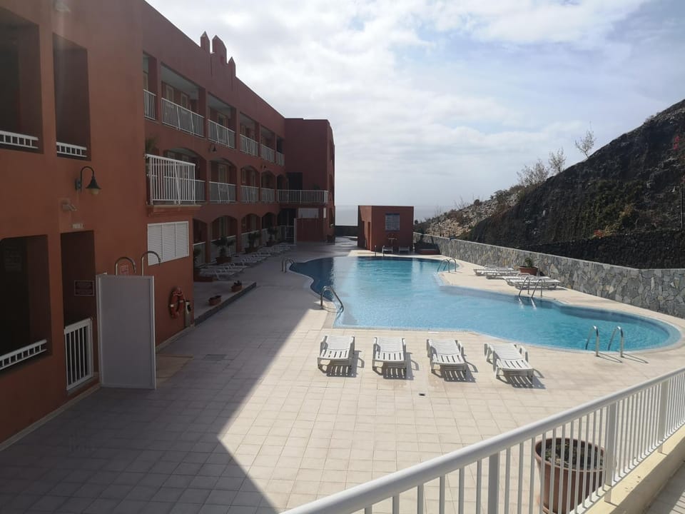 Property building, Pool view