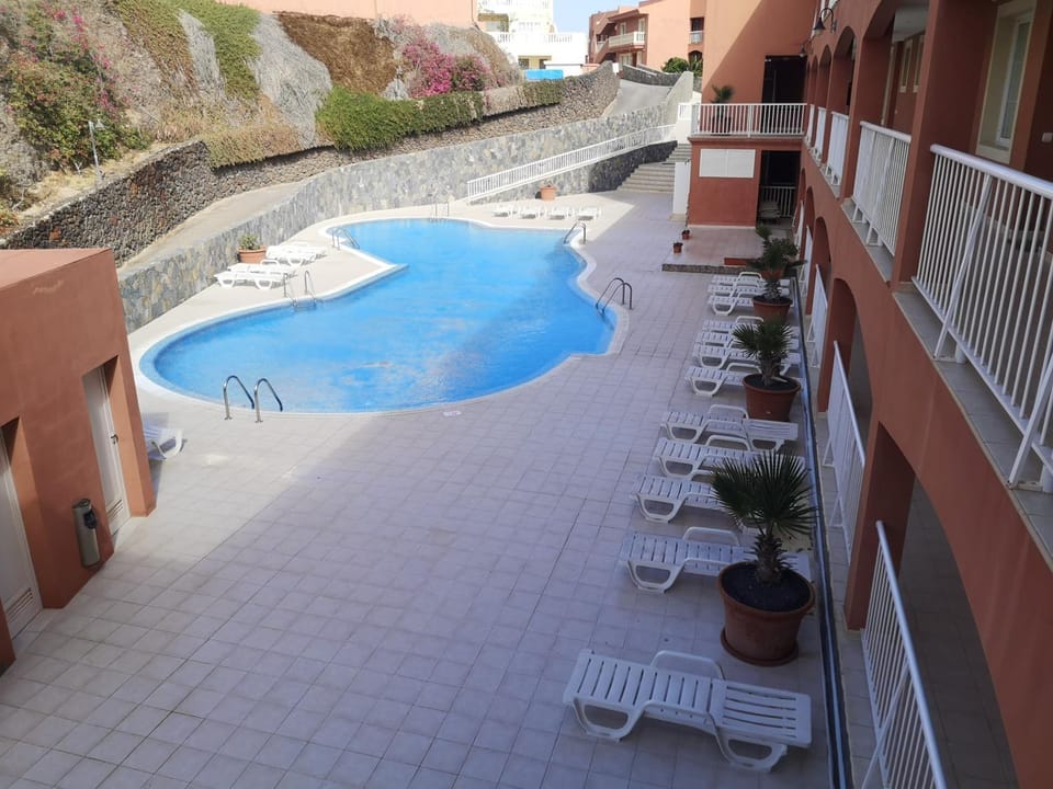 Property building, Swimming pool, Swimming pool
