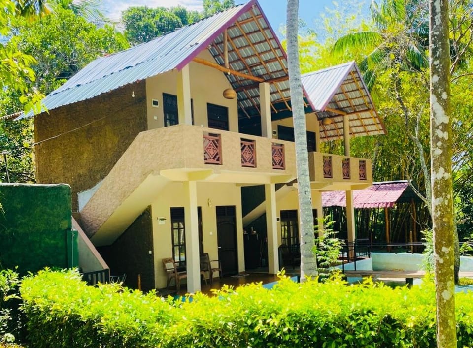 Pelican Lake safari resort Hotel in Southern Province